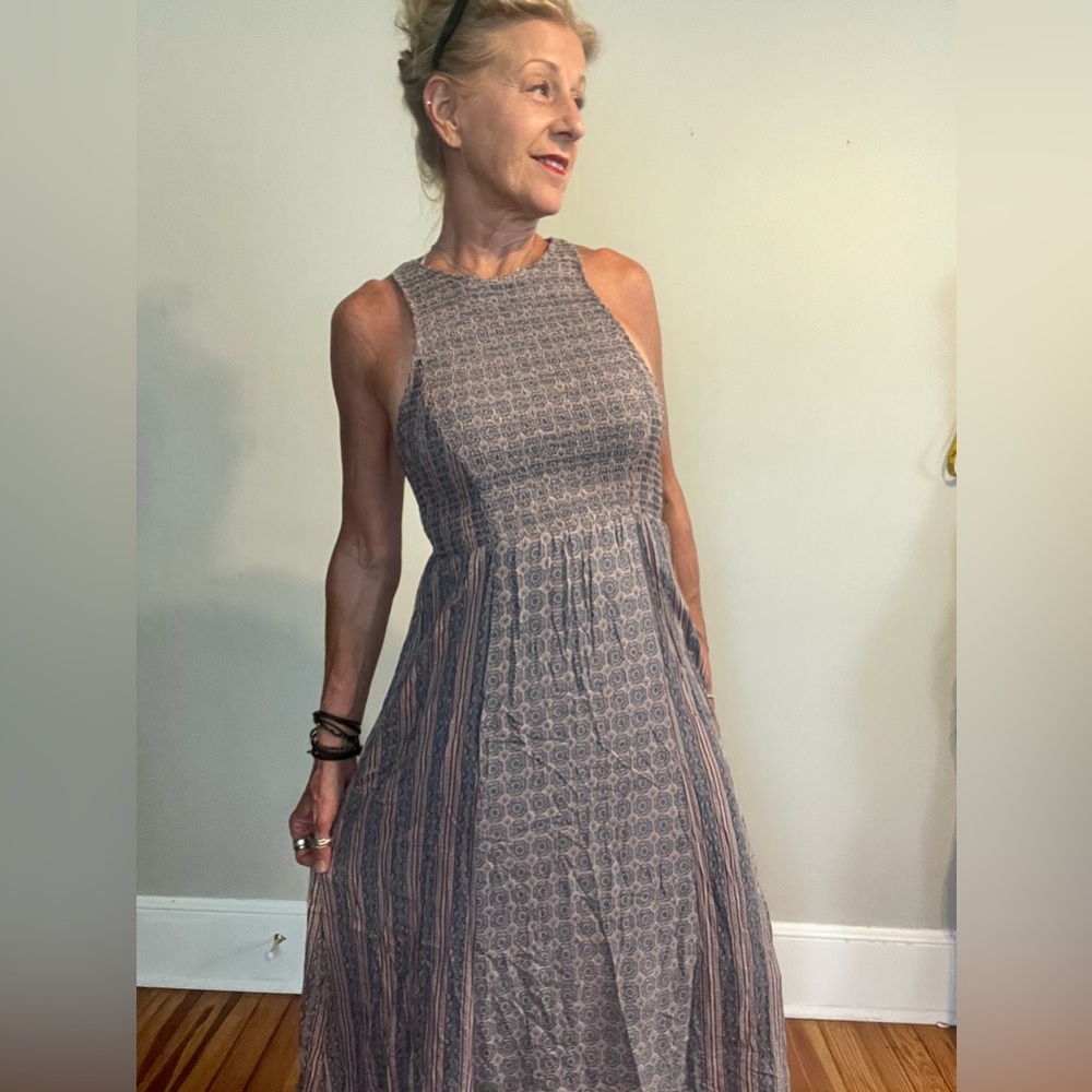 Elegant Sleeveless Patterned Dress